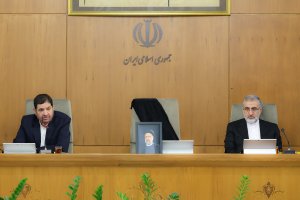 قدردانی دکتر مخبر از عملکرد وزرای نیرو و نفت در مدیریت توامان تولید و مصرف/ گزارش وزیر نفت از آغاز اجرای سه طرح مرتبط با مدیریت مصرف انرژی/ واکنش سه تن از اعضای کابینه به طرح مطالب دروغ نسبت به عملکرد دولت مردمی
