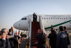 غادر الدكتور مخبر طهران الى أستانا العاصمة الكازاخستانية
