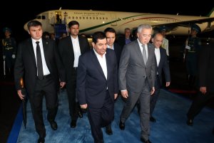 وصل الدكتور مخبر الى العاصمة الكازاخستانية أستانا

