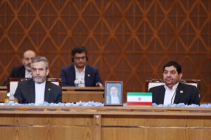 سازمان شانگهای مهمترین ساز و کار منطقه‌ای برای تعمیق بنیان‌های منطقه‌گرایی راهبردی/ ضرورت تحکیم و مصون‌سازی روابط اقتصادی اعضا در راستای ارتقای نقش بین‌المللی سازمان شانگهای/ گردهمایی کشورهای بزرگ تولید و مصرف‌کننده انرژی در سازمان شانگهای می‌تواند نقطه عزیمت همکاری‌ها در این زمینه باشد
