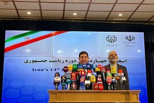 بازدید سرپرست ریاست جمهوری از ستاد انتخابات وزارت کشور/ دکتر مخبر رای خود را به صندوق انداخت/ بازدید میدانی سرپرست ریاست جمهوری از تعدادی شعب در شهر تهران/ دکتر مخبر: انتخابات در سلامت و امنیت کامل در حال برگزاری است 
