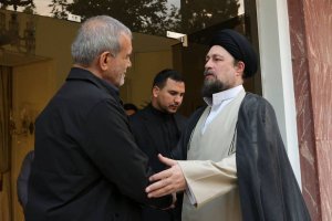 دکتر پزشکیان: اندیشه‌های امام راحل (ره) چراغ راه دولت جدید در خدمتگذاری به مردم است/ تاکید حجت الاسلام حسن خمینی بر لزوم حمایت همه مردم و ارکان کشور از دولت برگزیده