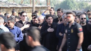 Dr Mokhbar appears in Dezful people's mourning ceremony 
