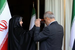 Dr Pezeshkian visits Presidential Administration