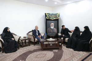 دیدار دکتر پزشکیان با خانواده شهید آل هاشم
