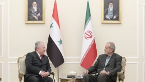 Dr Pezeshkian: 14th gov't to take necessary measures to speed up implementation of agreements with Syria/ In addition to bilateral relations, the two countries also have suitable grounds for strengthening cooperation among Islamic countries/ Syrian PM: President of Syria has obliged country's gov't to move in direction of strengthening relations with Iran
