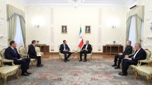 الدکتور بزشکیان: ایجاد تحالف اقلیمی قدیؤدی الی تقلیل المسافة و الحدود بین الدول الاقلیمیة و تعزیز التعاون بینها/ رئیس مجلس الشیوخ الکازاخستانی: ایران شریکة استراتیجیة لکازاخستان و تستعد لتوثیق التعاون الثنائی و الاقلیمی و الدولی مع ایران