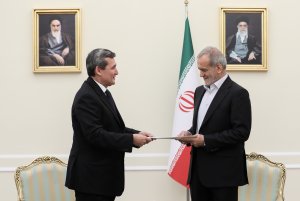 دیدار معاون نخست وزیر ترکمنستان با رئیس جمهور
