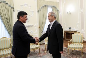 دکتر پزشکیان: تقویت روابط با قرقیزستان در قالب سند همکاری‌های تجاری نتایج خوبی برای دو ملت خواهد داشت/ معاون نخست وزیر قرقیزستان: روابط با ایران پشتوانه مستحکمی برای قرقیزستان در تعاملات بین‌المللی است