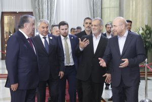 حفلة العشاء شرفا للمشارکین فی مراسم أداء الیمین الدستوریة و الضیوف الأجانب