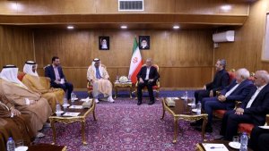 الدکتور بزشکیان: تطویر العلاقات الثنائیة بین طهران و أبوظبی یجب ان یؤدی الی مزید من الوحدة و التکاتف الحقیقی بین البلدان الاسلامیة/ الشیخ عبد الله بن زاید: أبواب الامارات العربیة المتحدة مفتوحة لتنمیة العلاقات مع ایران بکل المستویات