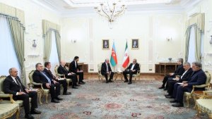 الدکتور بزشکیان: الحکومة الرابعة عشرة عازمة علی ترسیخ و تعزیز العلاقات مع جمهوریة أذربیجان/ رئیس وزراء أذربیجان: مستعدون تماما لایصال مستوی العلاقات الثنائیة بین البلدین الی أعلی المستویات