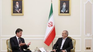 الدکتور بزشکیان: الوحدة بین دول المنطقة توفر الأرضیات اللازمة لمزید من السلام و الاستقرار و الهدوء للشعوب الاقلیمیة/ أعرب عن شکره لحسن استضافة الشعب العراقی لزوار مراسم الأربعین/ نیجروان بارزانی: یرید الکیان الصهیونی اثارة البلوی و الفتن فی المنطقة باغتیاله اسماعیل هنیة/ مازلنا رأینا ایران مساندا قویما بالنسبة لنا فی الأیام الصعبة المتأزمة
