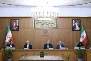 تبریک روز خبرنگار از سوی معاون اول رئیس جمهور/ تاکید دکتر عارف بر اهمیت ارتباط نزدیک و تعامل سازنده دولت و مجلس/ گزارش وزرای راه و اقتصاد و معاون علمی از اقدامات و دستاوردهای دستگاه تحت مدیریت خود
