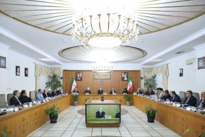 دکتر پزشکیان: اعضای دولت رهنمودهای رهبری در دیدار روز گذشته را به طور جدی مورد توجه قرار دهند/ اگر در انتصابات بر اساس شایستگی‌ها عمل کنیم، شعار وفاق ملی باورپذیرتر می‌شود/ رای هیئت دولت به خانم دکتر مهاجرانی به عنوان سخنگوی دولت