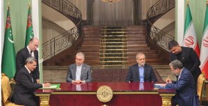 امضای 4 سند همکاری مشترک میان مقامات ایران و ترکمنستان