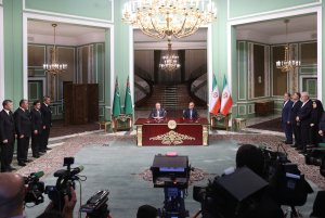 نشست مطبوعاتی مشترک و امضاء 4 سند همکاری دو کشور