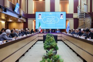 دانشگاه می‌تواند مملکت را نجات دهد مشروط به اینکه به نخبگان فارغ از هر گرایش و عقیده احترام بگذاریم/ پرونده همه اساتید و دانشجویان لغو قرارداد یا اخراج شده مورد بازنگری قرار گیرد/ اگر دانشگاه و دانشمندان به ما کمک نکنند و انسجام نداشته باشیم، بنده نمی‌توانم کاری کنم