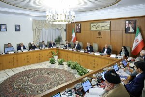 مدیران عامل و اعضای هیئت مدیره بنگاه‌های دولتی باید توأمان در سود و زیان سهیم باشند/ رضایتمندی یا نارضایتی ارباب رجوع از مبانی پرداخت حقوق و مزایا قرار گیرد/ تایید انتصاب مدیر عامل جدید راه‌آهن و رئیس جدیدبیمه مرکزی از سوی هیئت وزیران
