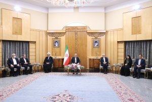 سفر به عراق آغاز دوره جدیدی از توسعه و تعمیق تعاملات و روابط با کشورهای اسلامی و همسایه است/ در این سفر علاوه بر امضای توافقنامه‌های همکاری از شهرهای شیعه‌نشین و کردنشین عراق نیز دیدار خواهیم کرد

