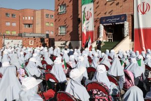 کاری کنیم که دانش‌آموزان مهارت‌ها و توانمندی‌های لازم برای ساختن فردای کشور را به خوبی فرابگیرند/ پرسش مهر رئیس جمهور از دانش‌آموزان؛ «راه وفاق در مدرسه و تاثیر آن در فردای کشور عزیزمان ایران»