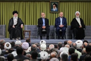 دیدار مسئولان نظام و سفرا و مهمانان کشورهای اسلامی با رهبر انقلاب