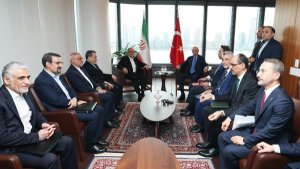 الدکتور بزشکیان: مستقبل أفضل للدول المسلمة رهین بالجهود الناجحة لایجاد الوحدة و التماسك و التآزر بیننا/ الرئیس الترکی: نری ان مقترح سیادتکم لایجاد شبکة التواصل الاقلیمی ثمین للغایة