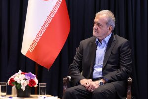 نخبگان، دانشمندان و سرمایه‌گذاران ایرانی در هر گوشه‌ای از جهان برای ما قابل احترامند/ در تلاشیم با اصلاح روندهای نادرست و ایجاد هم‌افزایی در جامعه بر مشکلات غلبه کنیم/ تلاش برای توسعه تعاملات با همسایگان و تقویت زیرساخت‌های کشور بخشی از تلاش‌های دولت در این مدت بوده است