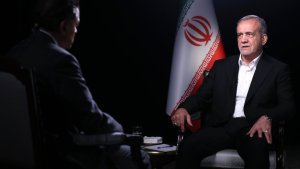 یجب ان لانجعل حزب الله اللبنانی الذی یقاوم بوجه الکیان الصهیونی المدعوم أمیرکیا و أوروبیا، وحیدا فی المعرکة/ الکیان الصهیونی هو العامل الرئیس لانفلات الأمن و الاستقرار فی المنطقة/ لاتبریر لما یحدث حالیا فی لبنان ککارثة انسانیة من منظور القوانین الدولیة