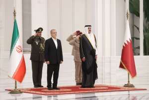 استقبال رسمی امیر قطر از رئیس جمهور