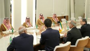 أكد الدكتور بزشكيان على ضرورة تضافر الجهود و التنسيق الأوفر بين البلدان الاسلامية بما فيها السعودية/ فيصل بن فرحان: نقصد اغلاق صفحة الخلاف و الفرقة و نتطرق الى مزيد من العلاقات كدولتين صديقتين