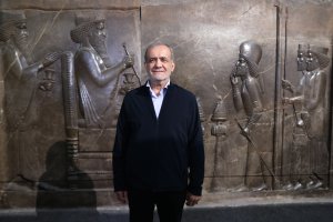 بازدید رئیس جمهور از موزه ملی ایران و رونمایی از الواح هخامنشی