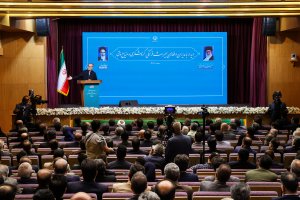 باید رشته ارتباط جامعه، جوانان و نخبگان با هویت درخشان کشور برقرار شود