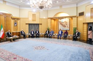 الشخصيات الكبيرة مثل مختوم قلي فراغي تدل على الترابط الثقافي الوثيق بين الشعبين الايراني و التركماني
