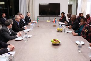 دکتر پزشکیان: حضور ایران در بریکس می‌تواند تاثیرگذاری ابزار تحریم‌های غیرمنصفانه را کاهش دهد/ رامافوزا: ایران را دوست خود می‌دانیم و از هر فرصتی برای گسترش روابط استفاده خواهیم کرد