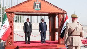 Iraqi PM officially welcomes Iranian president at Baghdad Airport