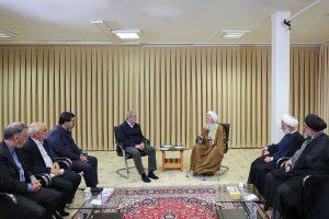 دکتر پزشکیان: تلاش می‌کنیم به وعده‌های خود عمل کنیم/ آیت‌الله جوادی آملی: جنگ طلب نیستیم ولی به هر گونه جنگی پاسخ می‌دهیم