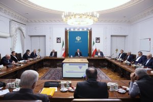 دستور دکتر پزشکیان برای تسریع و تسهیل در رفع موانع پیش‌روی سرمایه‌گذاران صنعت برق
