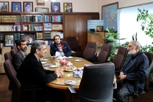       حضور معاون اطلاع رسانی و ارتباطات دفتر رییس جمهور در روزنامه کیهان
