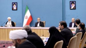 Pezeshkian says cultural centers capable of playing more active role in decision-making affairs