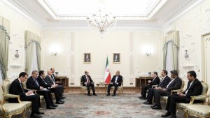 الدکتور بزشکیان: راغبون فی تمتین المناسبات مع الدول المسلمة کافة علی وجه الخصوص دولة سوریا/ بسام صباغ: لاتبتعد سوریا عن محور المقاومة أبدا