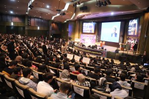 دولت گوش شنوای دانشجویان است و آزادی برای همه گروه‌های دانشجویی باید تحقق یابد