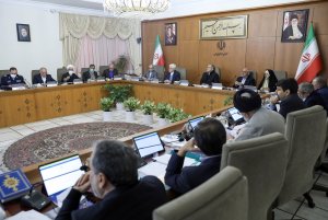 تجهیز ادارات دولتی به پنل‌های خورشیدی
