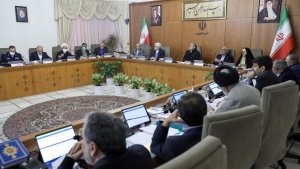 Iran president says all govt. offices to be equipped with solar panels