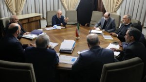 Pezeshkian sets 10-day deadline for plan to eliminate deprivation at schools in five Tehran districts 