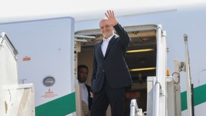 President Pezeshkian leaves Tehran for Doha 