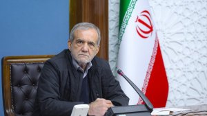 Pezeshkian chairs meeting on improving distribution of oil products 