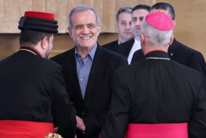 نشست با جمعی از رهبران دینی و هموطنان مسیحی