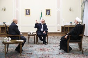 President Pezeshkian meets parliament speaker, judiciary chief
