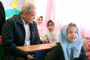 Iran president pays unannounced visits to two schools in Tehran Province